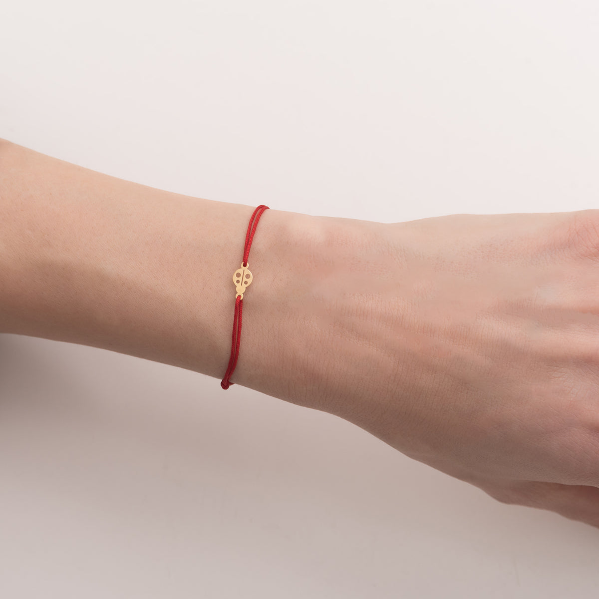 Bratara Martisor Argint 925, gargarita si snur rosu