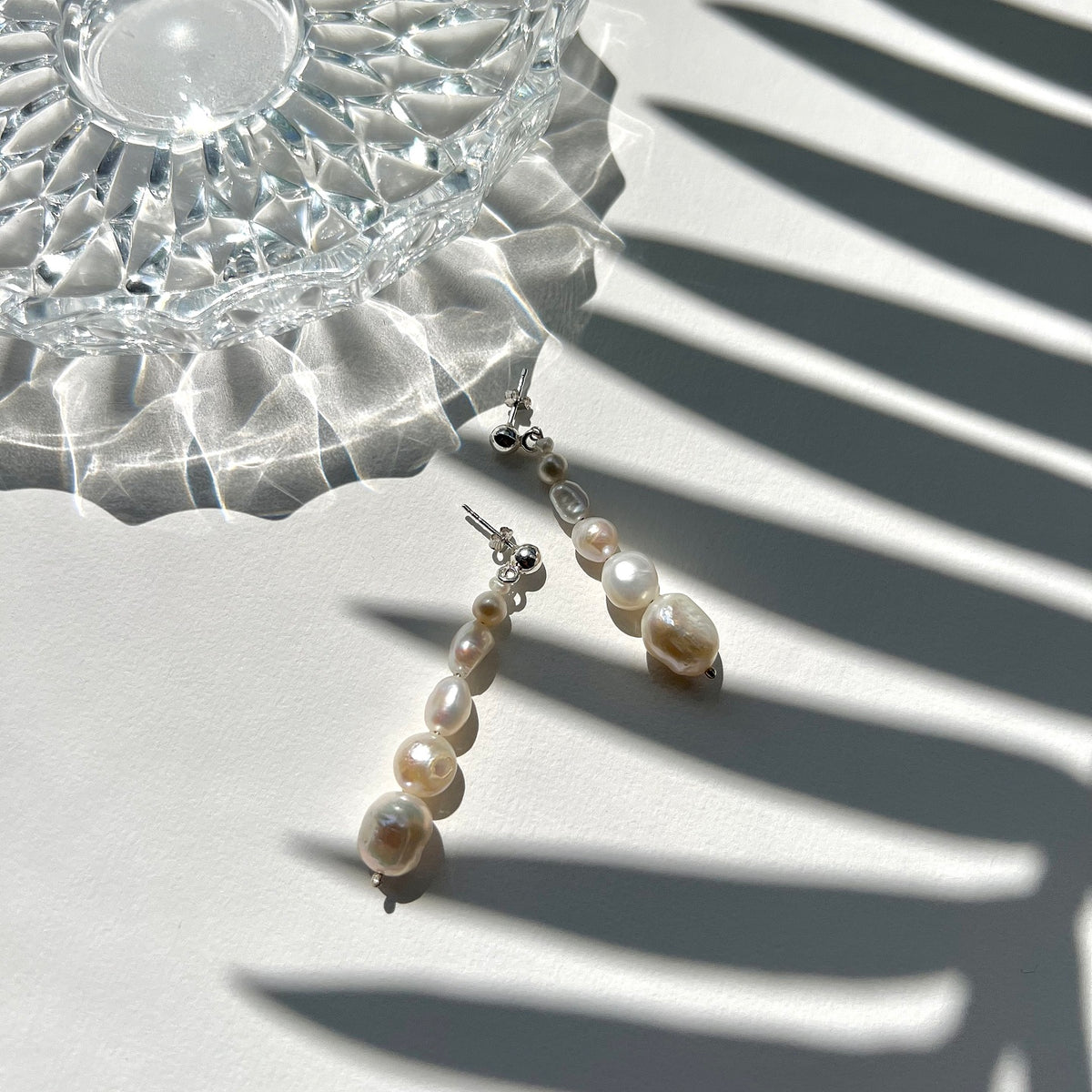 Cercei lungi argint cu perle Down and Up - placati aur galben 18K
