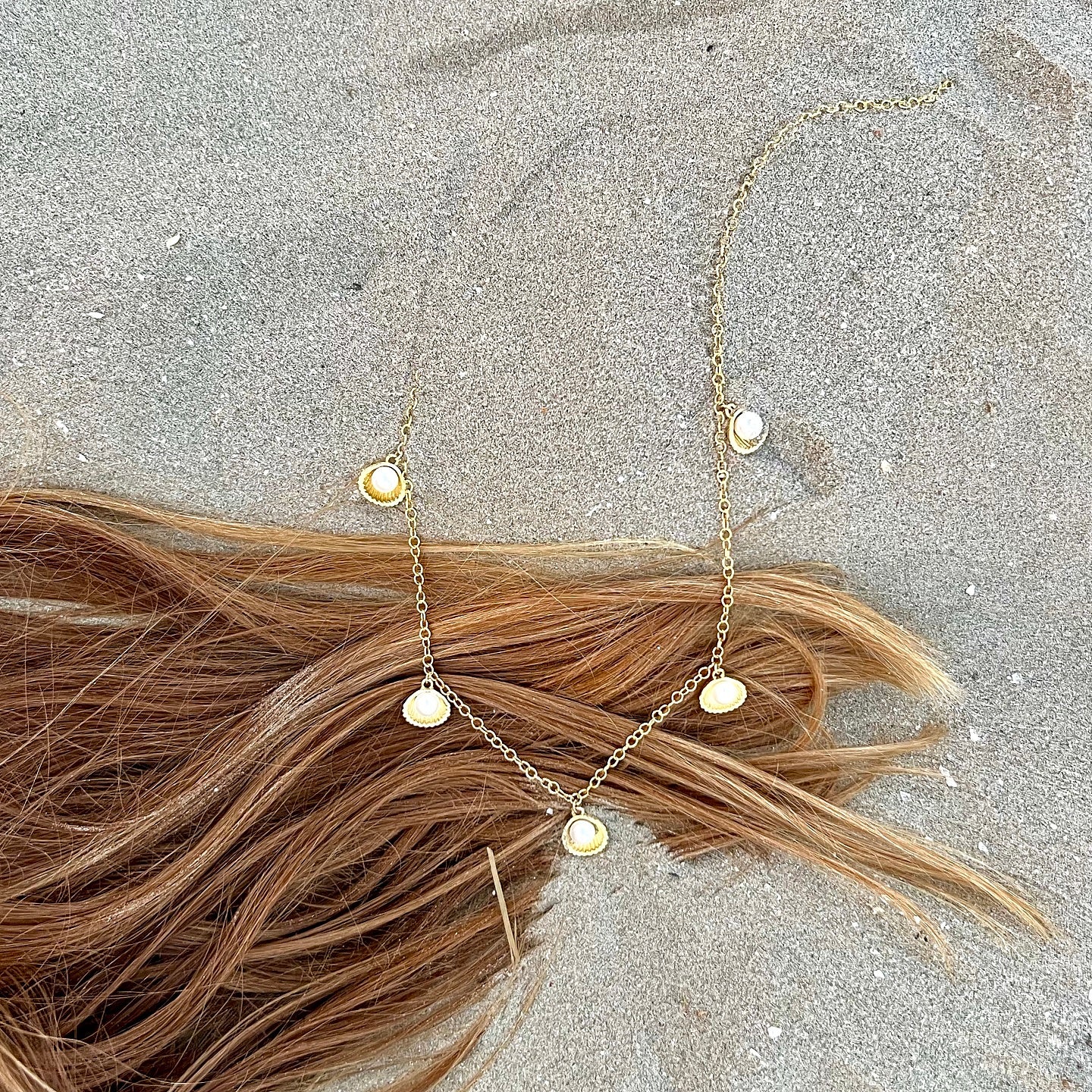 Lantisor argint cu scoici si perle Seashell Story - placat aur galben 18K