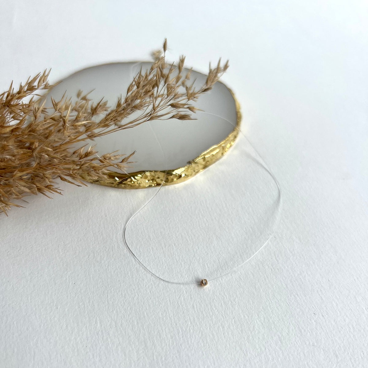 Lantisor cu fir transparent biluta aur One of a Kind