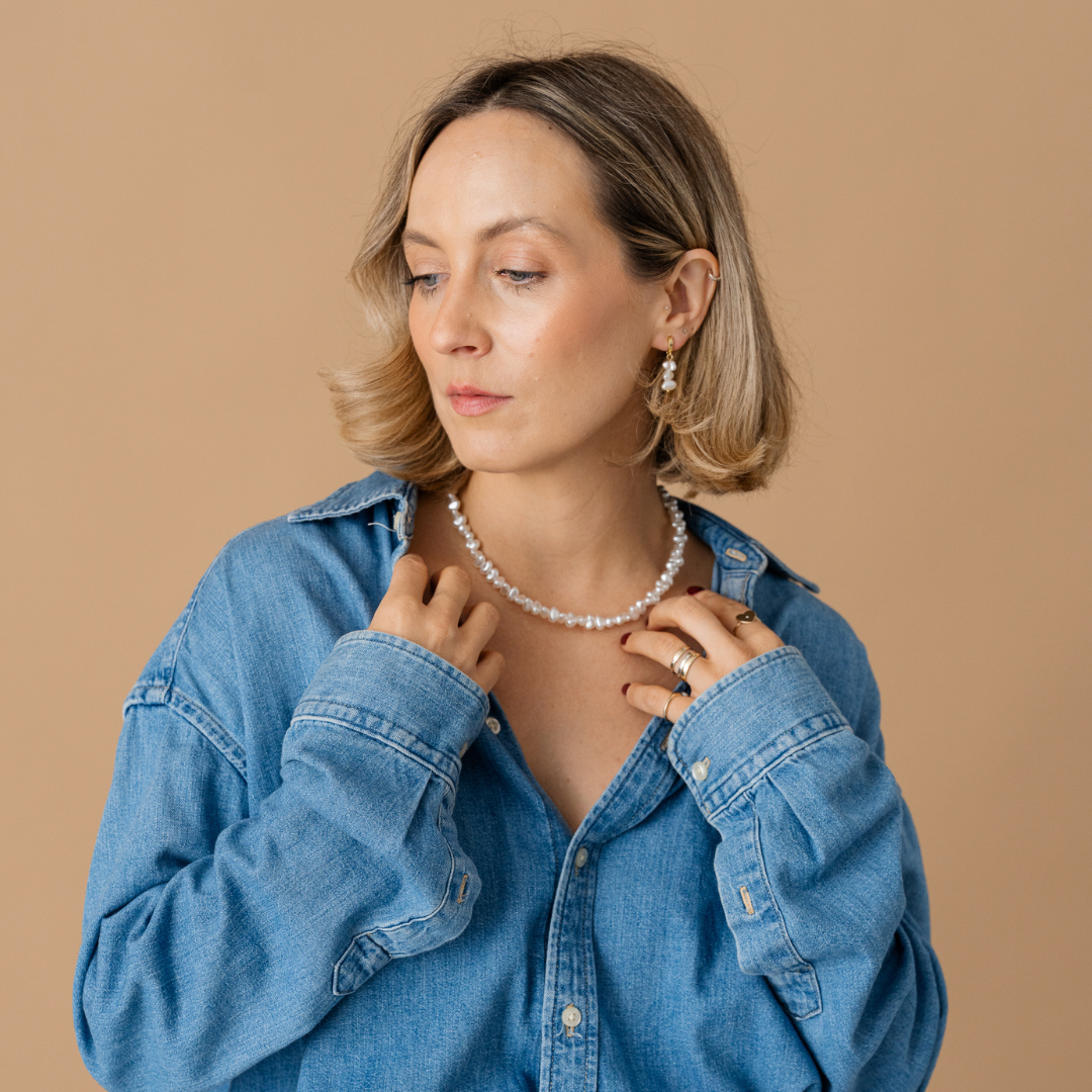 Perla9 Maner telefon / Colier THE TWIST accesoriu multifunctional din perle sintetice - placat cu aur galben