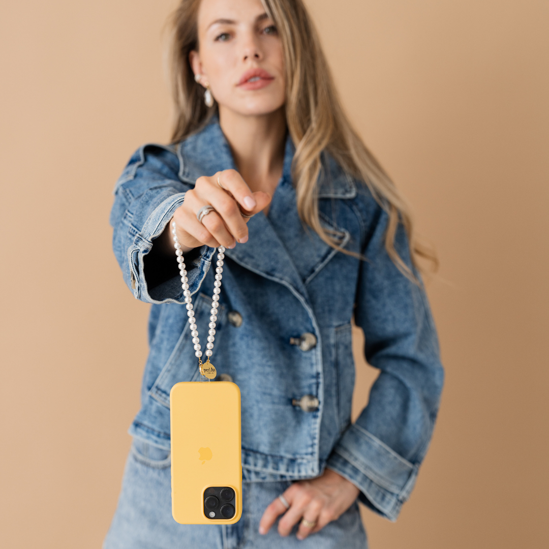 Perla9 Maner telefon / Colier THE CLASSY accesoriu multifunctional din perle scoica - placat cu aur galben