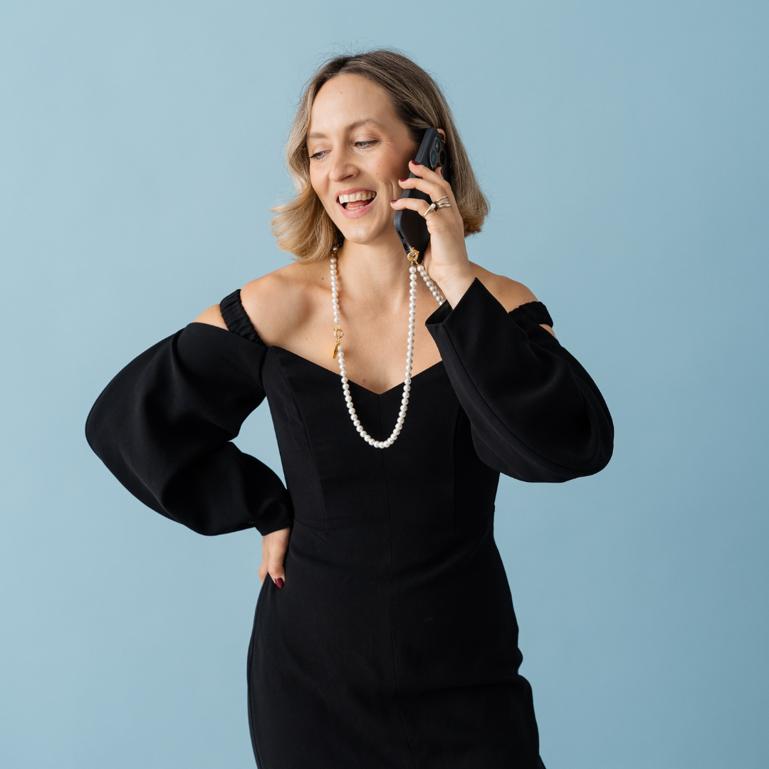 Perla9 Lant telefon / Colier / Curea THE CLASSY accesoriu multifunctional din perle scoica - placat cu aur galben