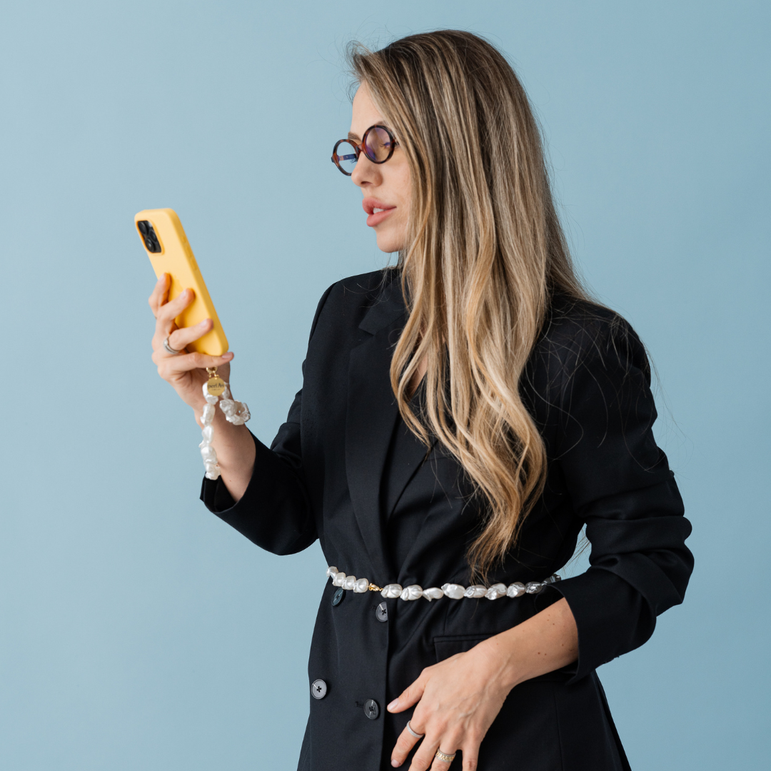 Perla9 Lant telefon / Colier / Curea THE CHUNKY accesoriu multifunctional din perle sintetice - placat cu aur galben