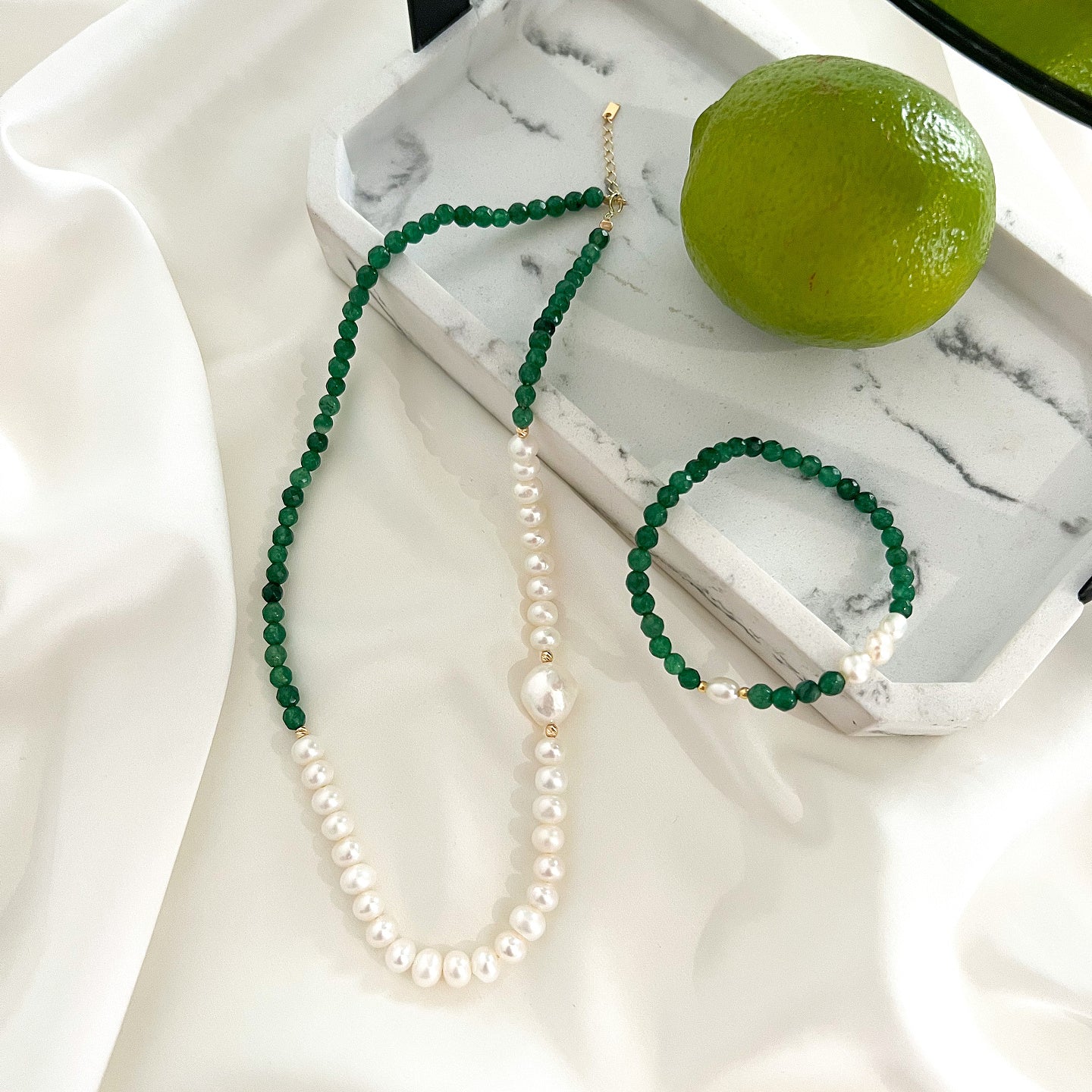 Bratara argint cu perle si agat verde smarald Green Spirit - placata aur galben 18K